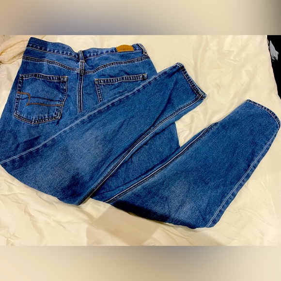 AMERICAN EAGLE Mom Jeans Size 6 - Picture 1 of 2